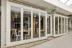 Genk - Unieke kans: Instapklare horecazaak met gevestigde naam in hartje Genk over te nemen