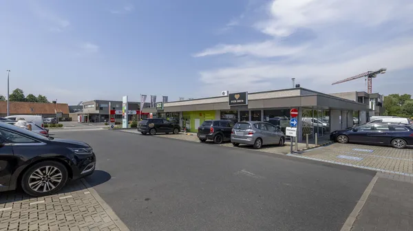 Lr lostraat 79 9880 aalter 011