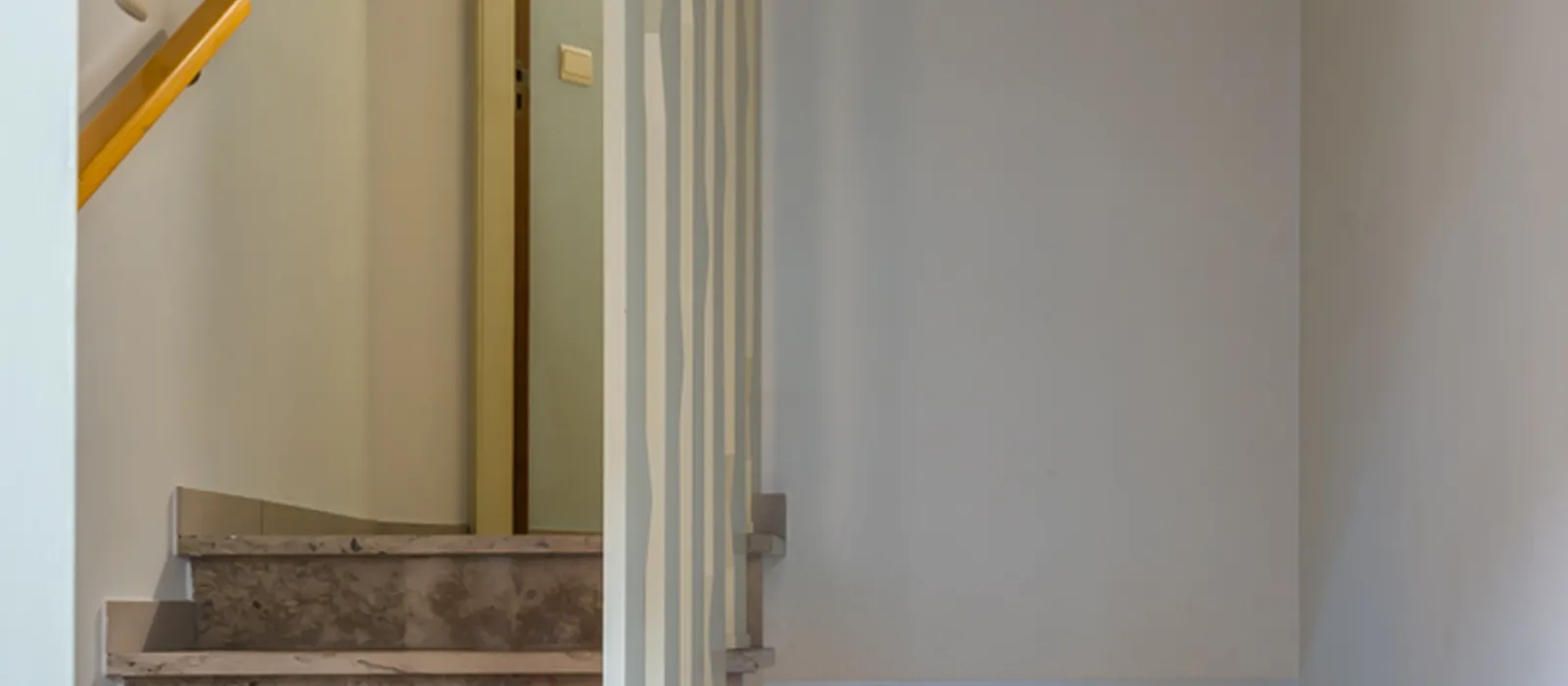 1679307932-07-ingang-en-trappen-appartementen-2