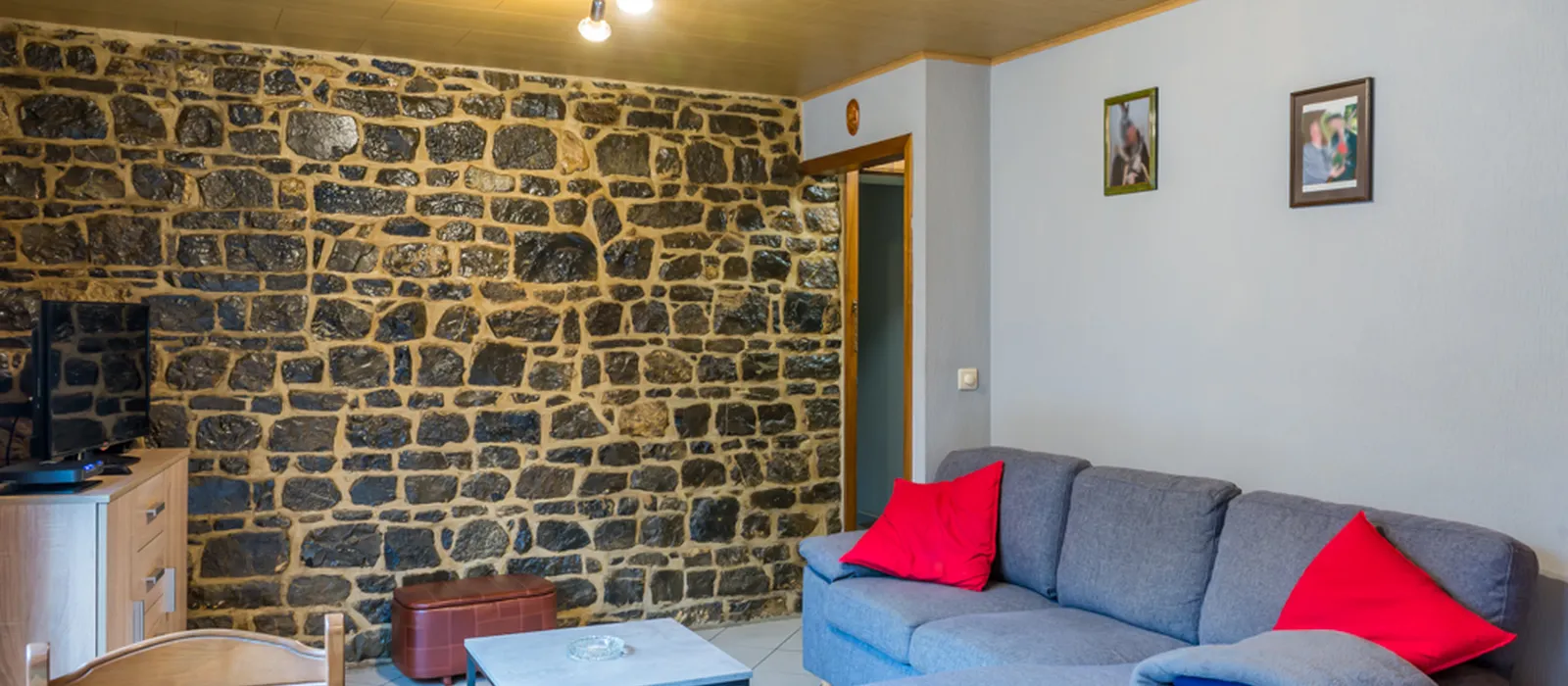 1679307933-08A-apartement-1-living-3