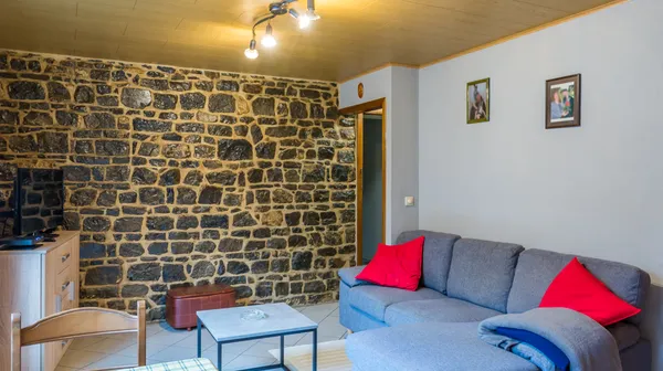1679307933-08A-apartement-1-living-3