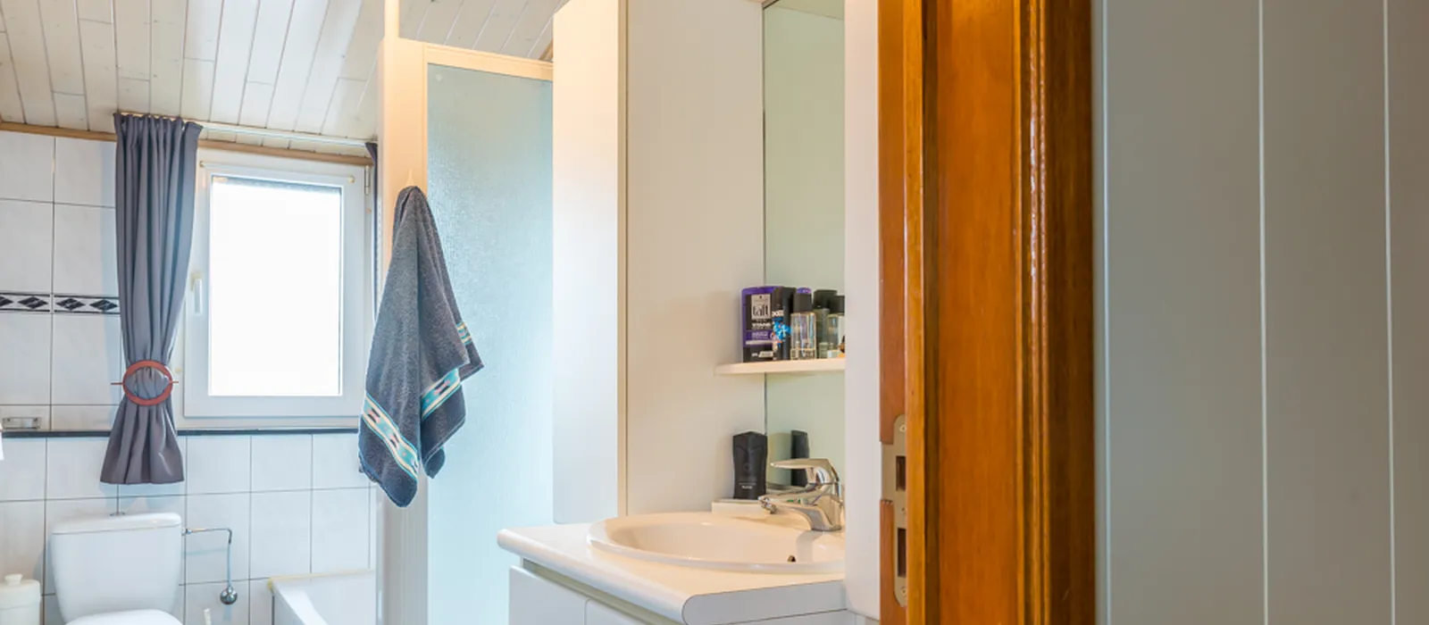 1679307948-10G-apartement-III-badkamer-1
