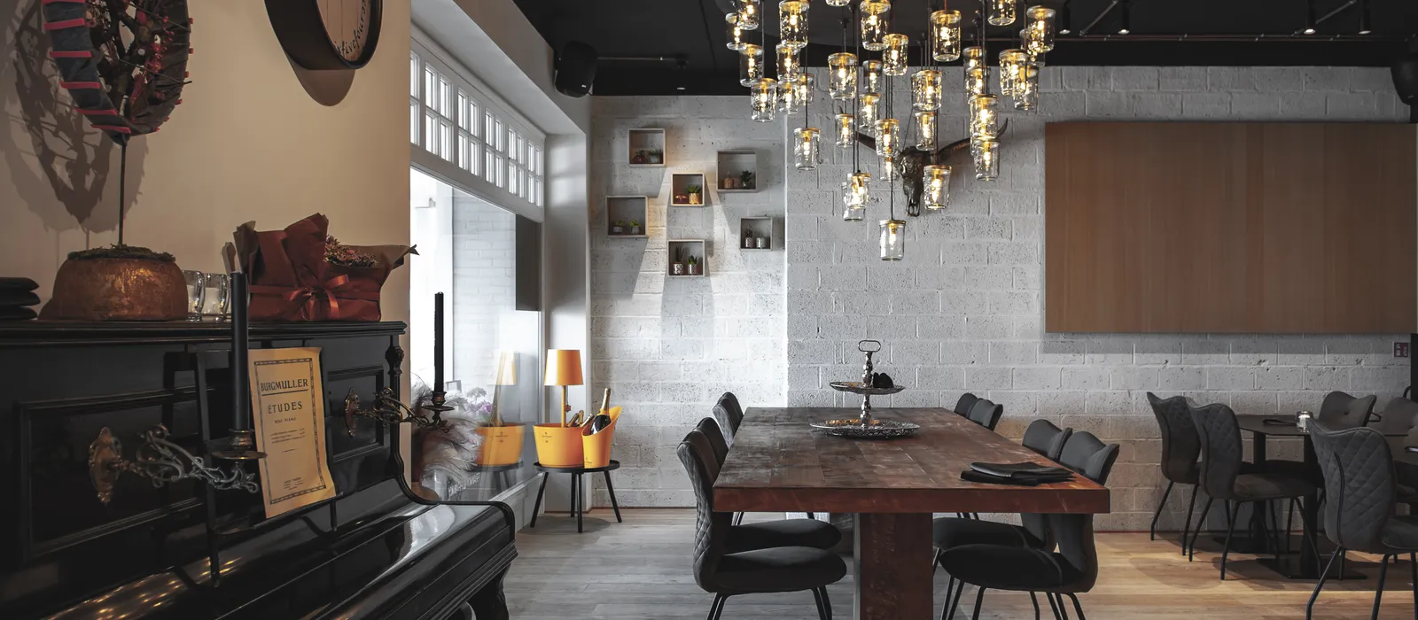 1758786326-BISTRO_FRANKYS_20210624_1
