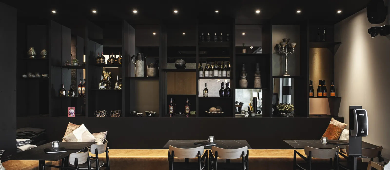 1758786340-BISTRO_FRANKYS_20210624_10