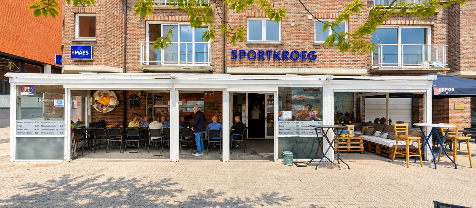 Zonnig terras van sportkroeg 1