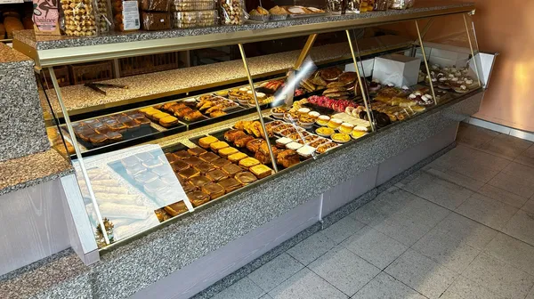 1774445669-Bakker2