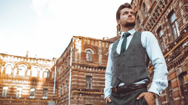 1763042268-man-suit